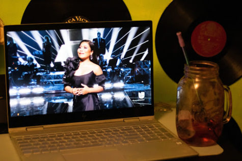 Yalitza Aparicio incursiono por primera vez como conductora de los Latin Grammy dos años después de su éxito rotundo en la película Roma.