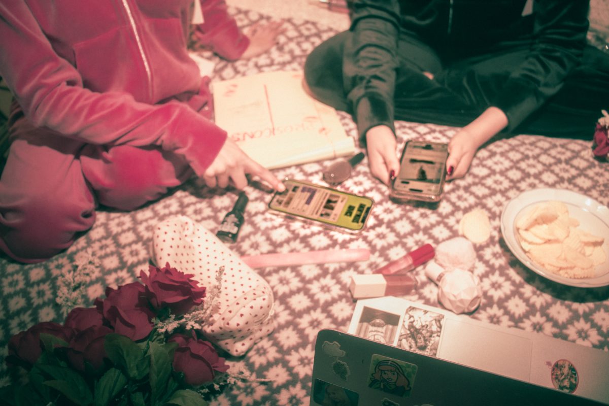 Tea, Tears and Sisterhood: What One Controversial App Reveals about Dating, Danger, and Female Solidarity