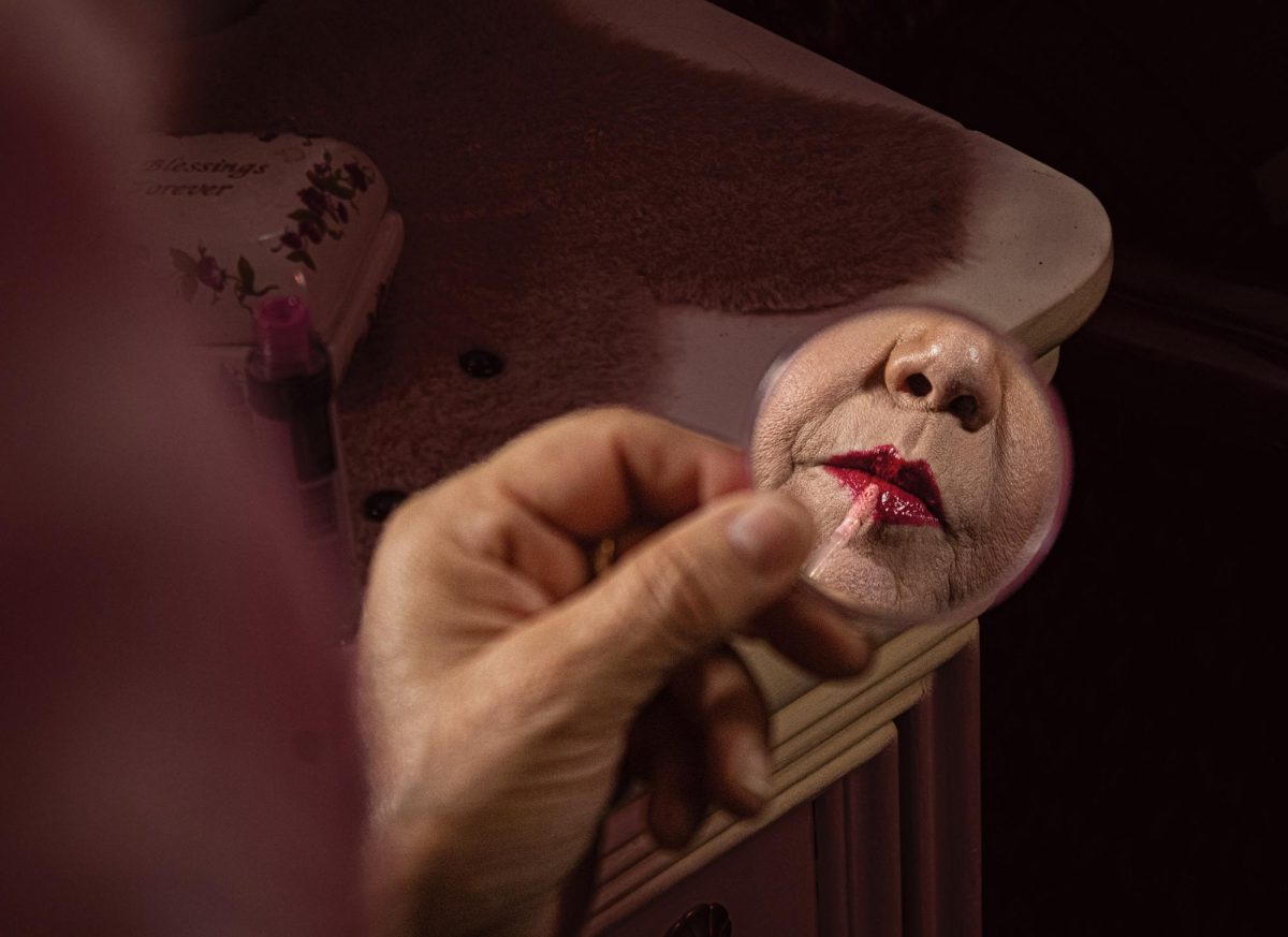 Tras años de depresión, negatividad e inseguridades, ella aprendió a usar el maquillaje como una manera de resaltar sus facciones en vez de ocultarlas.